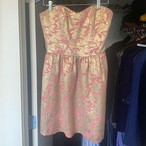 Beautiful dress. Wore once for a wedding.